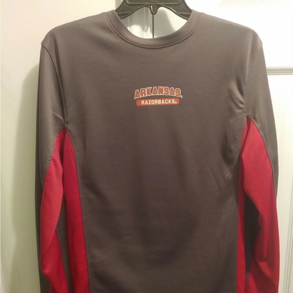 Arkansas Razorback Men's Vintage Basketball Workout Fitness T-shirt. Size Medium